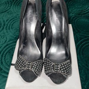 Nine West Suede pumps